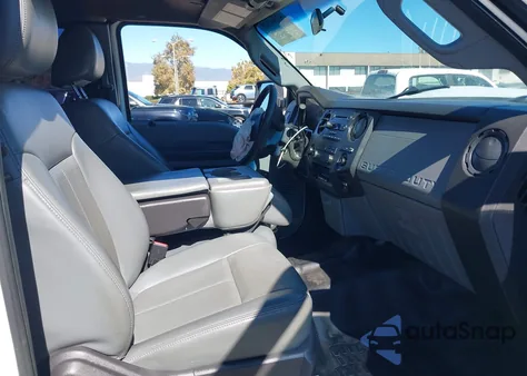 2014 Ford F-350 Xl z USA, uszkodzony, nr VIN 1FT7X3BT4EEB27105